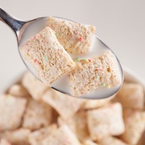 Pop-Tarts cereal offers the filling frosting and sprinkles by the spoonful with milk